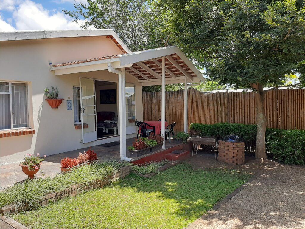 The Cottage, veranda, Ridgeway Close Self-catering Accommodation